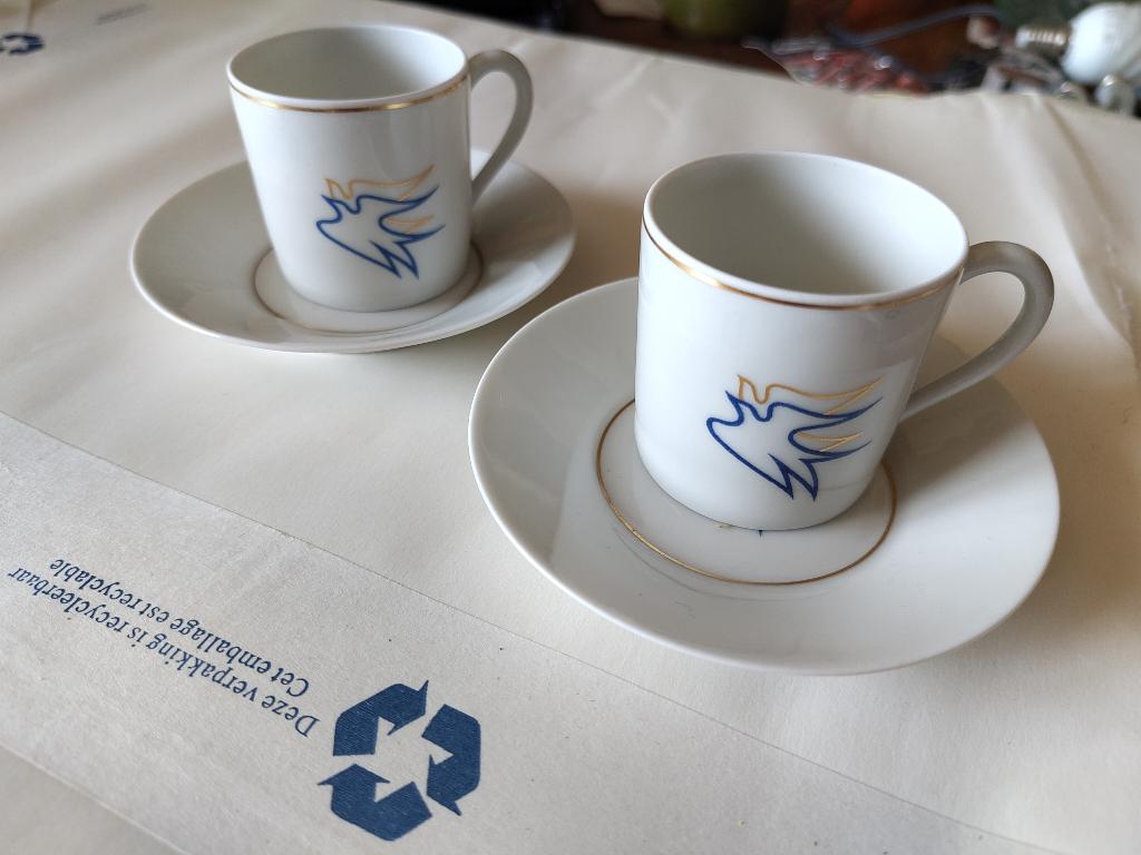 2 Limoges porseleinen kopjes en schotels, Ophalen of Verzenden