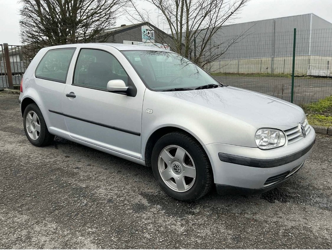 Volkswagen golf 4, Auto's, Volkswagen, Bedrijf, Te koop, Golf, Benzine, Euro 2, Stadsauto, 3 deurs, Handgeschakeld, Ophalen