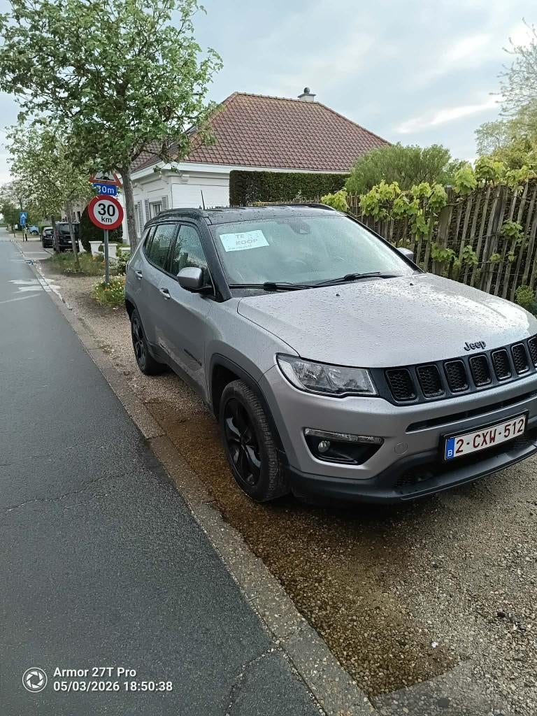 boussole de voiture Jeep, Autos, Cuir, Argent ou Gris, Achat, 6 portes