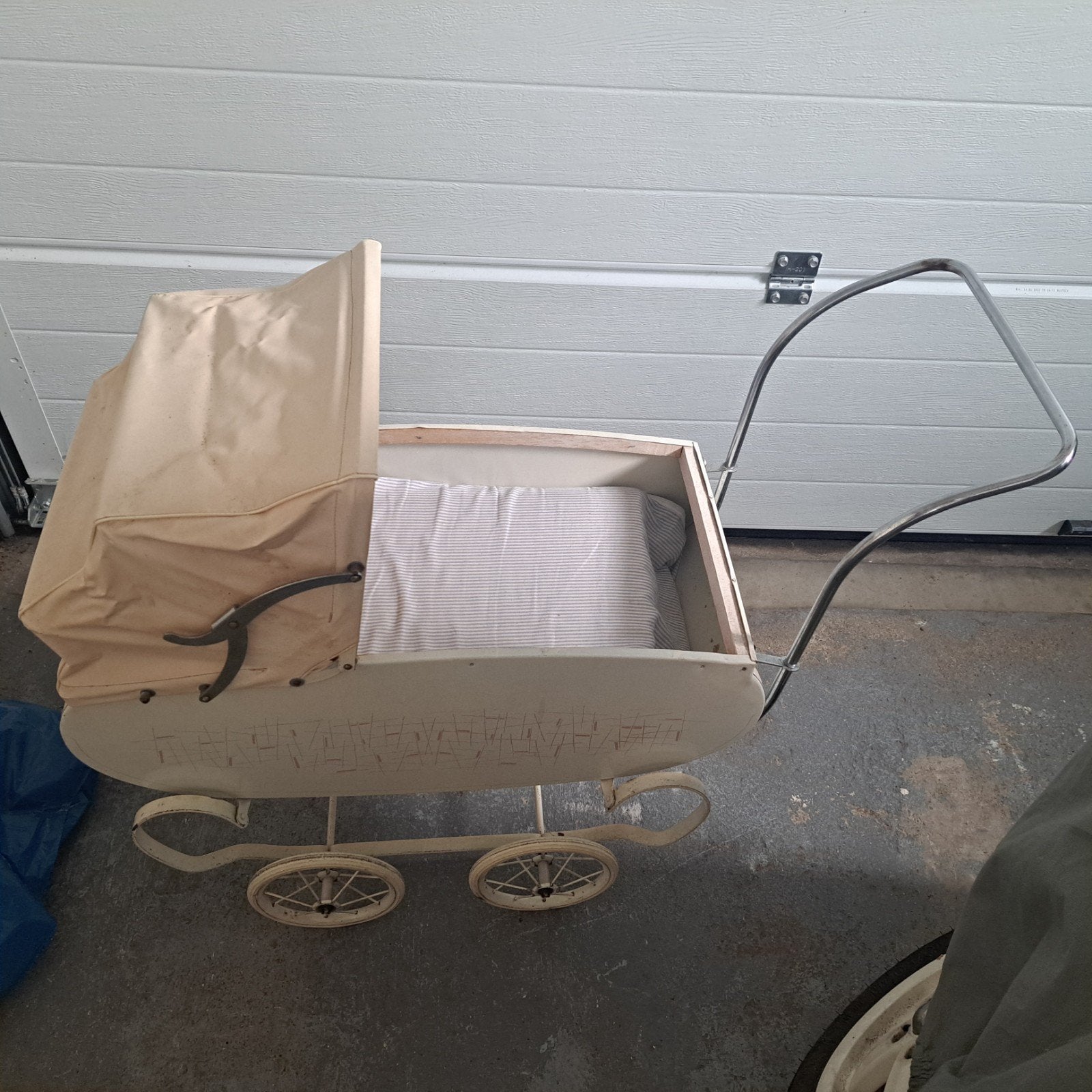 vintage poppenwagen, Ophalen
