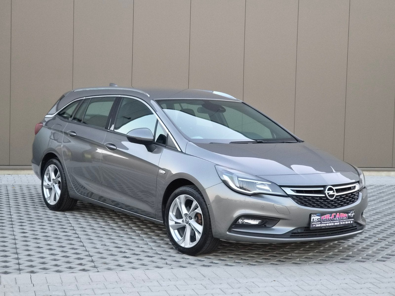 Opel Astra 2017 1.4 turbo 125pk/Face-lift/Navi/Trekhaak, 4 zetels, Stof, 4 cilinders, Bruin