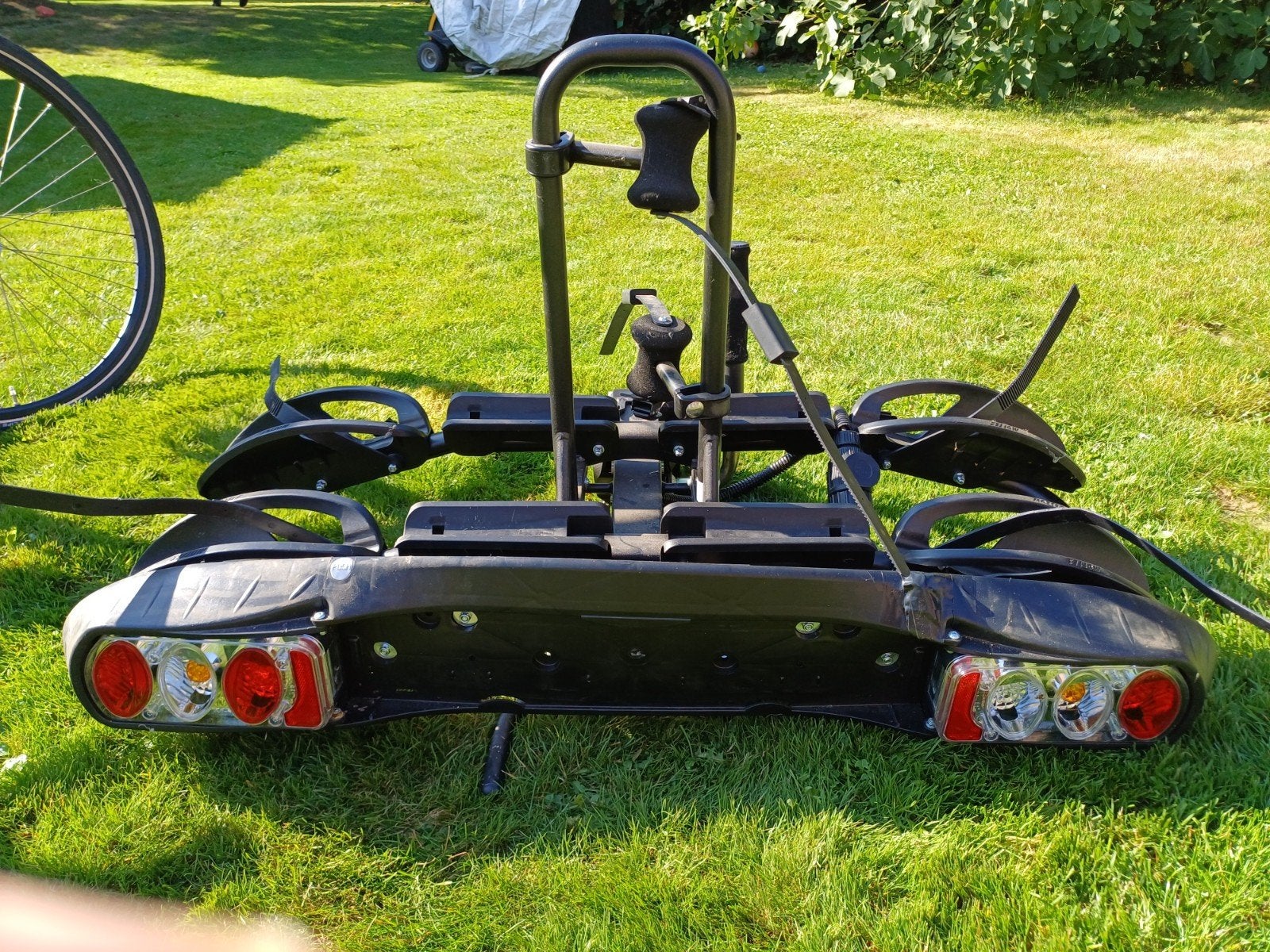 Porte 2 vélos électriques, Support d'attelage, Comme neuf, Enlèvement, 2 vélos