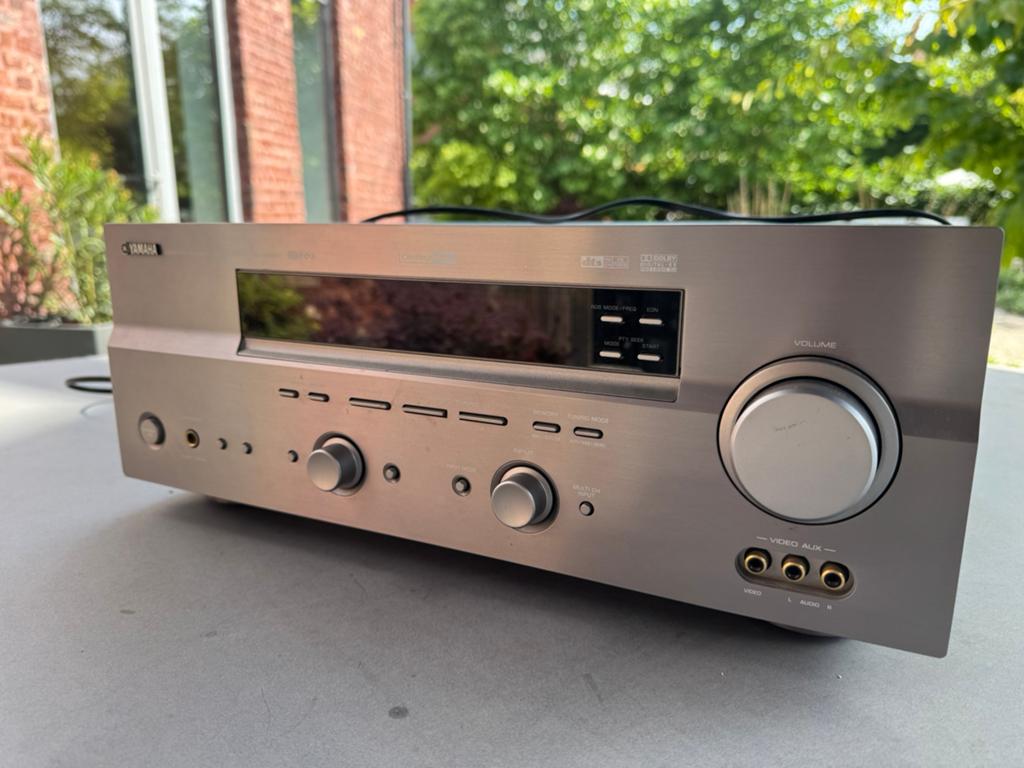 Yamaha RX-V550 surround sound versterker, Enlèvement, Comme neuf, Yamaha