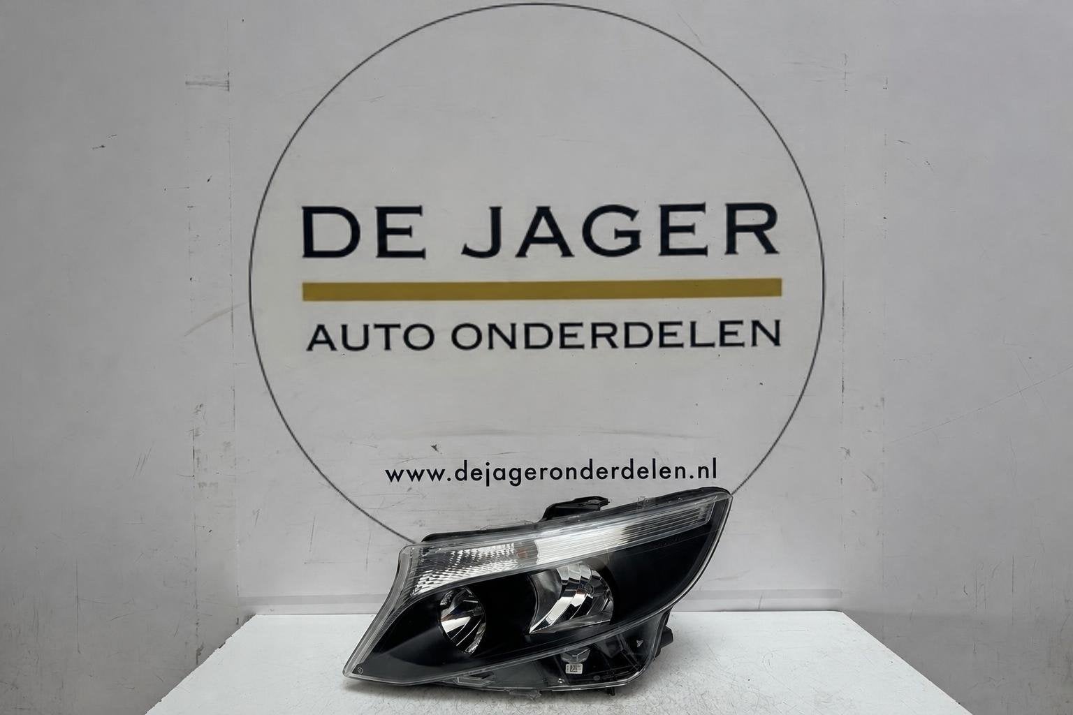 Liens de fixation de phares Mercedes Vito W447 FL A447906770, Mercedes-Benz AG, Mercedes-Benz, Utilisé, Mercedesstrasse 120
70372  Stuttgart, DE