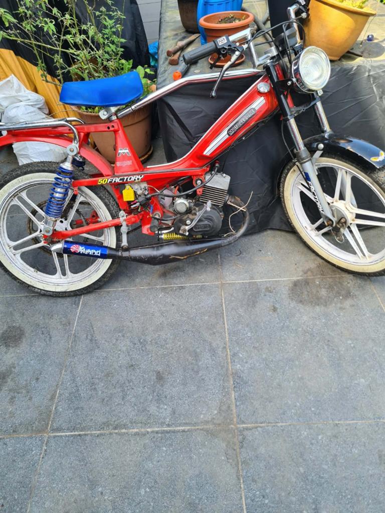 Mobilette Motobecane
