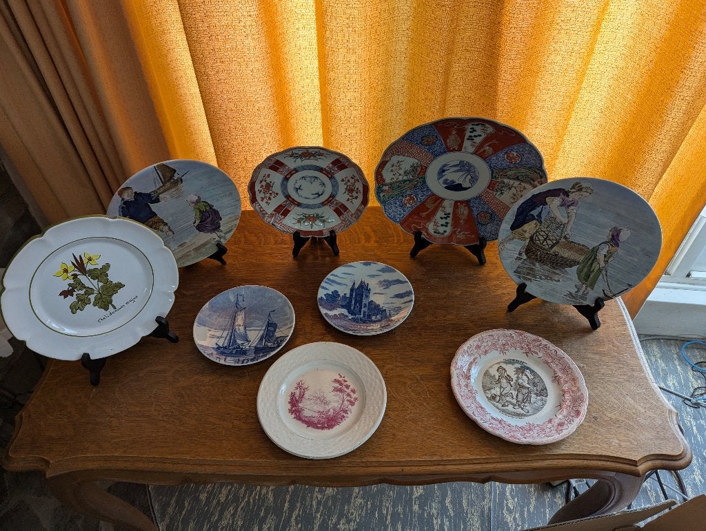Lot de 9 assiettes décoratives anciennes, Antiquités & Art, Enlèvement