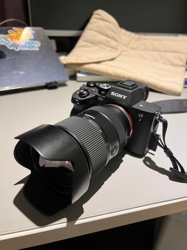 Sony A7IV + Sigma 35mm 1.4, Pare-soleil, Monture Sony E, 35 mm, Lentille standard