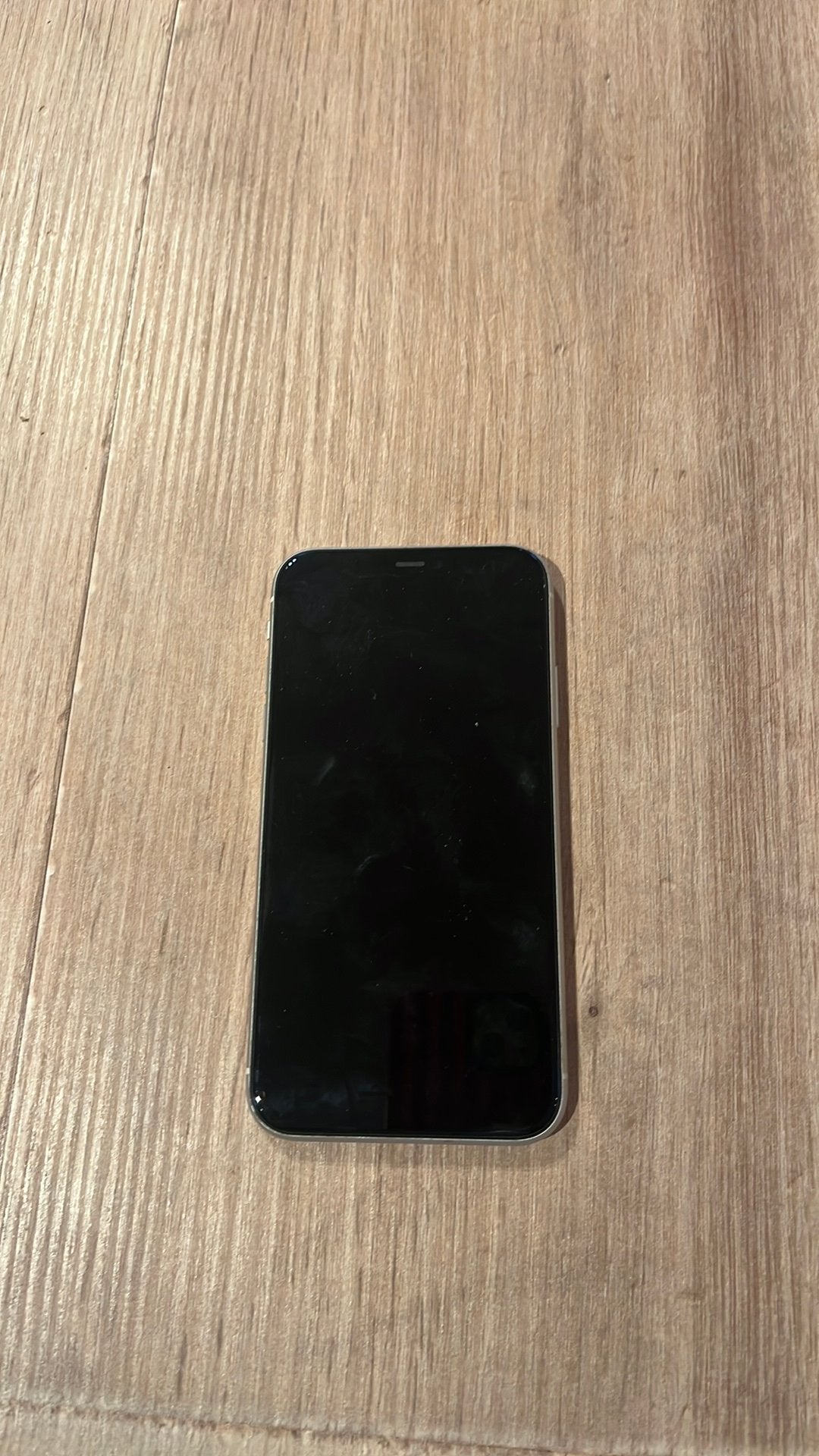Iphone 11  en 4 hoesjes, Telecommunicatie, 75 %, Verzenden, Wit, IPhone 11