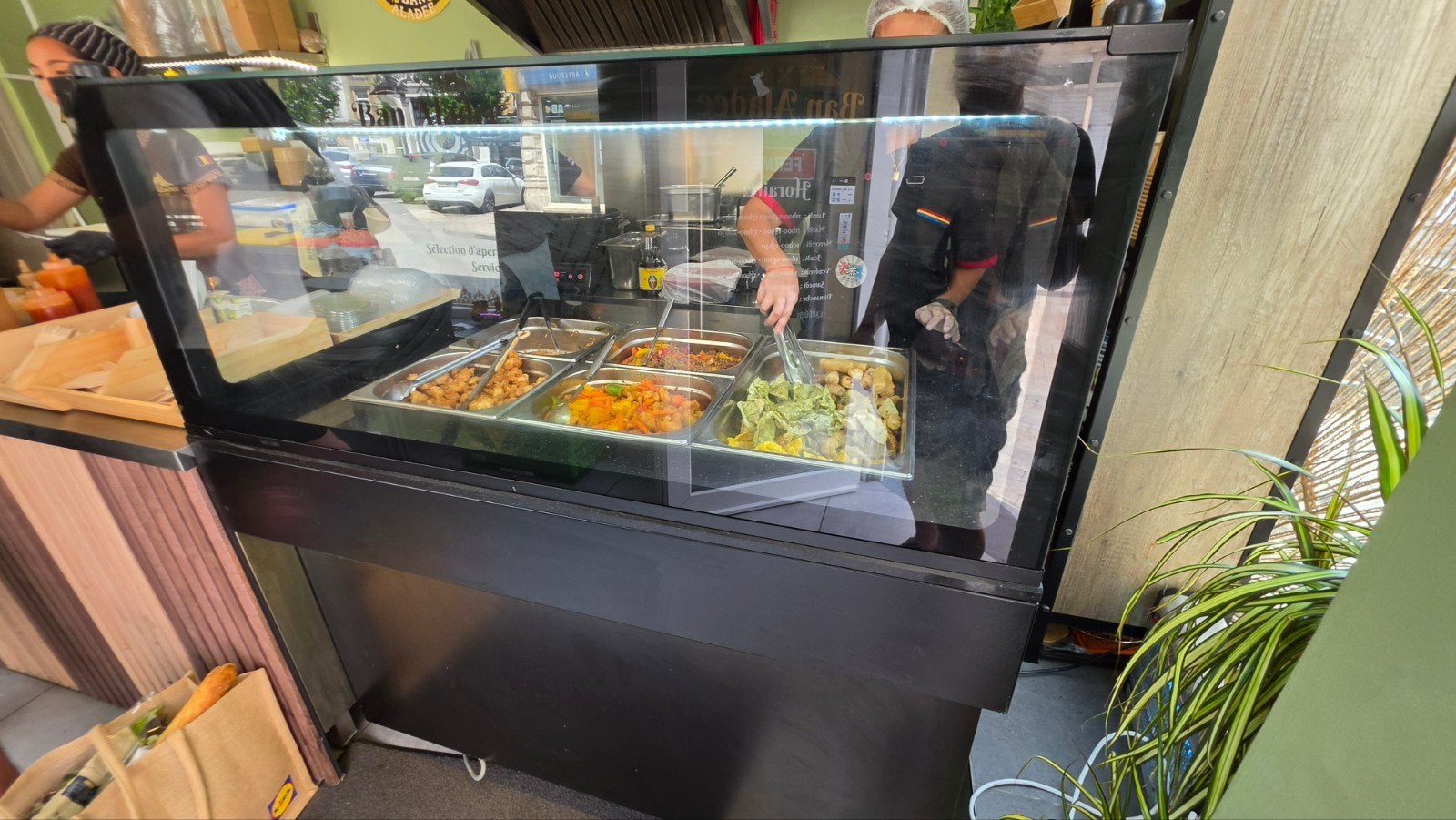 Bain Marie, Ophalen