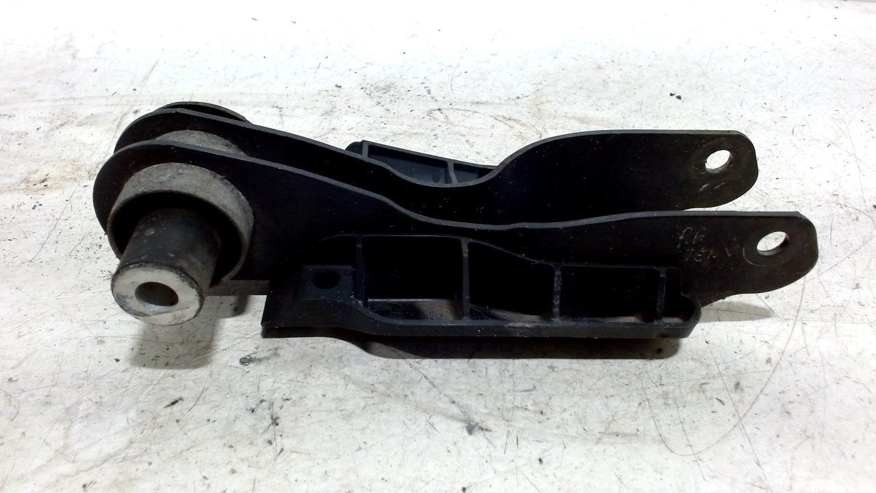 Draagarm rechts achter onder Land Rover Velar, Auto-onderdelen, Onderdelen@venauto.nl, Van der Ven Autorecycling B.V., Ettenseweg 76, 4706 PB Roosendaal, The Netherlands
