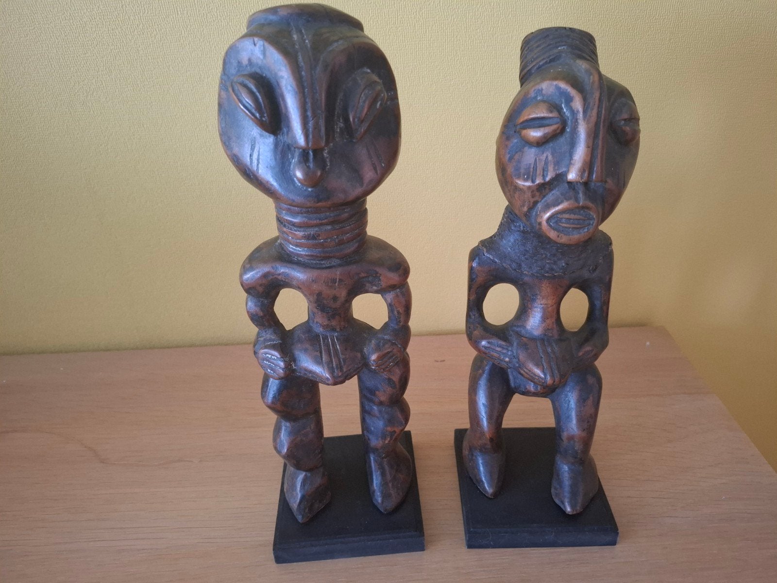 deux images de couple cérémoniel, Bois, Brun, Enlèvement, 20 - 50 cm