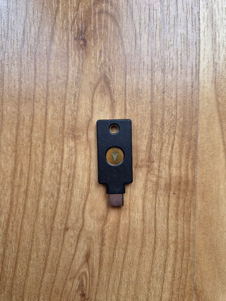 YubiKey 5C NFC-beveiligingssleutel (USB-C en contactloos) -, Computers en Software, USB Sticks, Nieuw, Ophalen of Verzenden