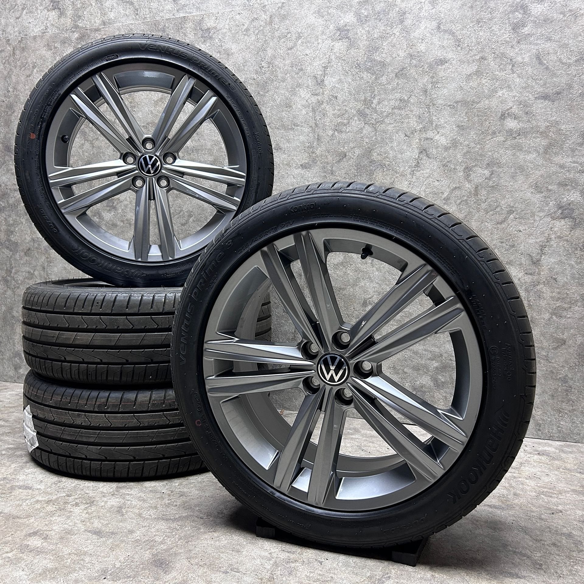 17 inch Sebring velgen + zomerbanden VW T-cross - Taigo, Auto-onderdelen, Gebruikt, -, -, Banden en Velgen