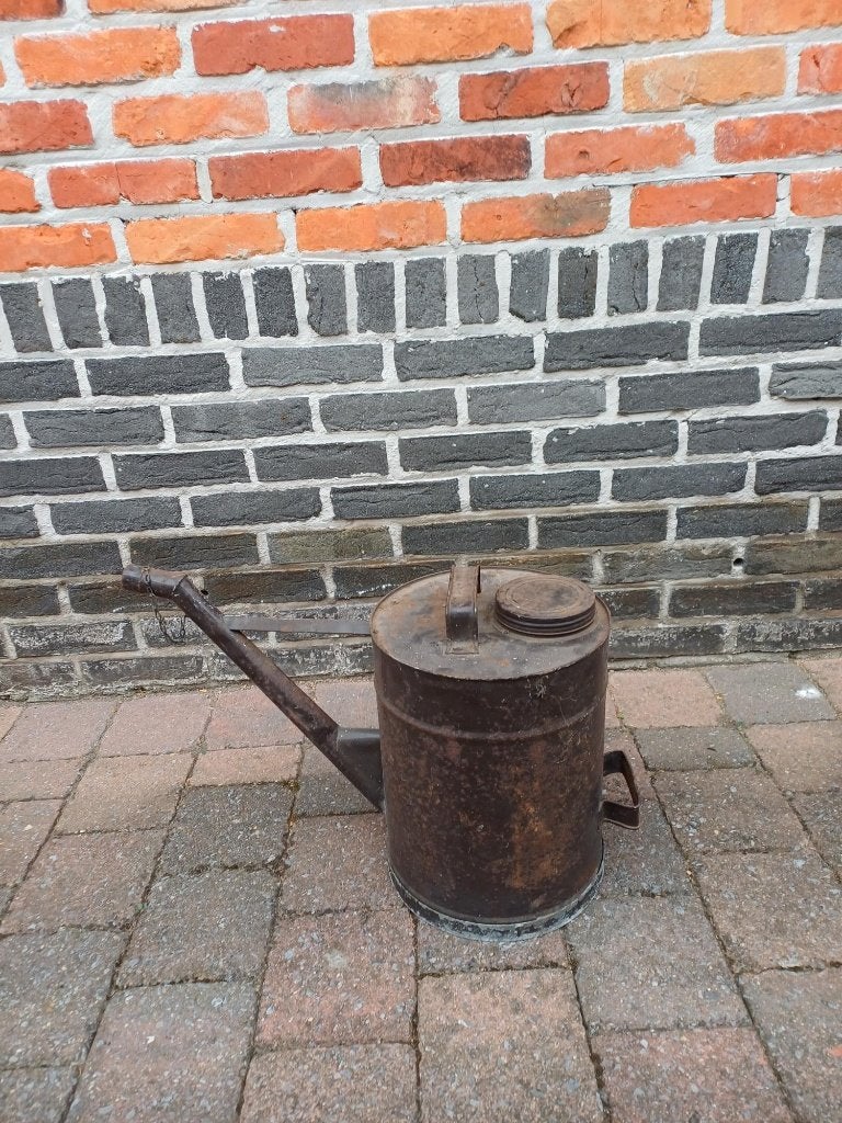 Oude metalen oliekan / gieter met deksel – brocante, Ophalen