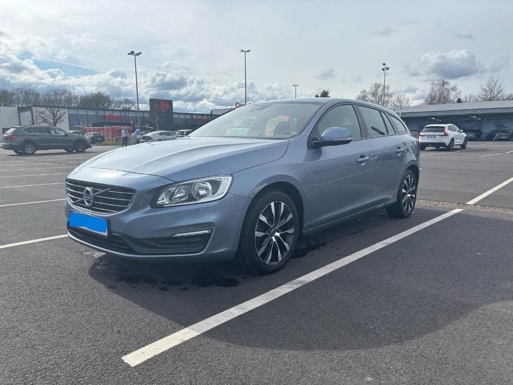 Résumé de la Volvo V60 D2 2.0 - 2017, Cuir, Achat, Euro 6, Boîte manuelle