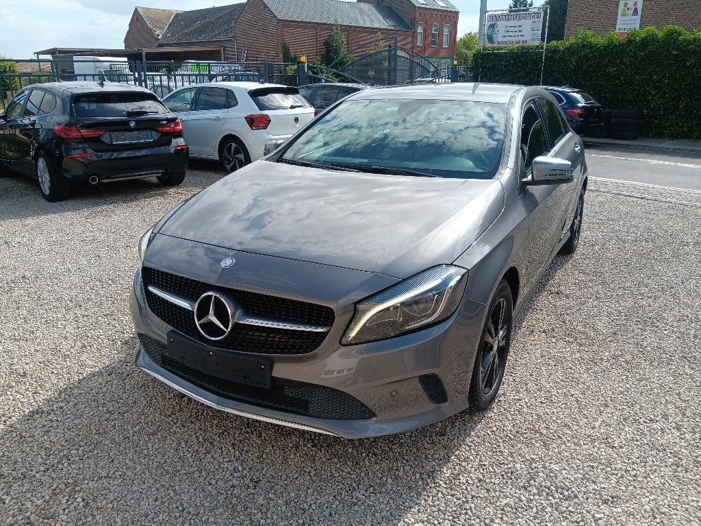 MERCEDES A160D - 78700KM - 11/2016 - EURO 6B, Auto's, Mercedes-Benz, Voorwielaandrijving, 4 cilinders, Leder, Bedrijf