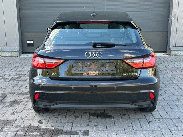 Audi A1 benzine cruise controle airco, Autos, Achat, A1, Euro 6, Entreprise
