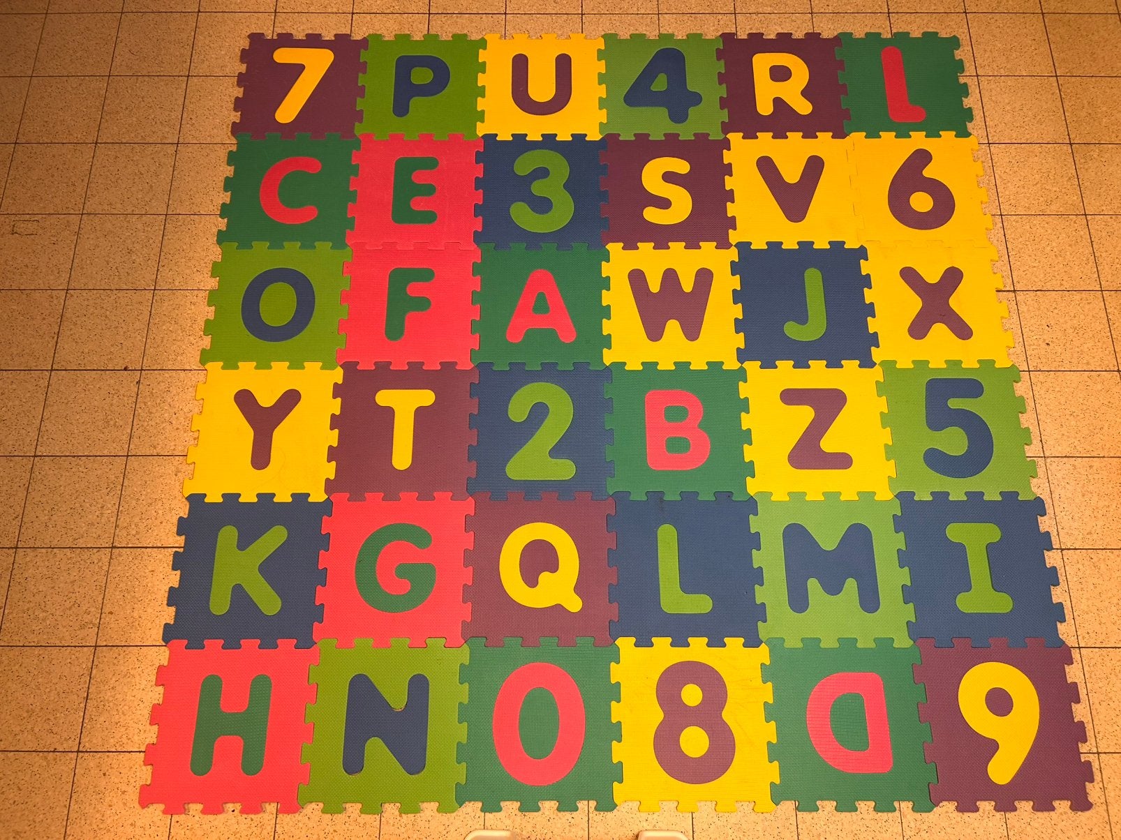 Speelmat / puzzelmat met letters en cijfers - 36 tegels, Kinderen en Baby's, Ophalen, Gebruikt