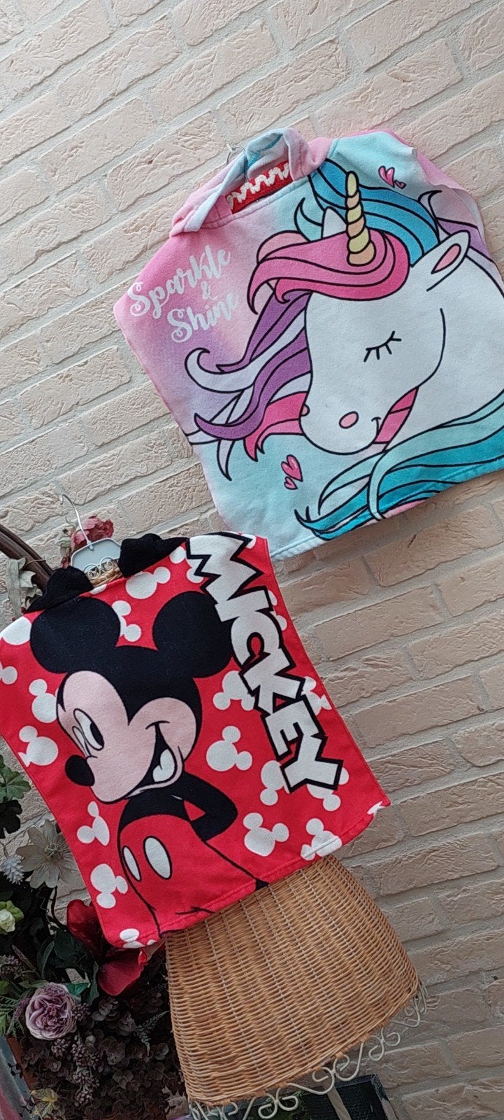 2st badhanddoeken Mickey 2st voor 2.5 euro, Kinderen en Baby's, Kinderkleding | Mutsen, Sjaals en Handschoenen, Ophalen of Verzenden