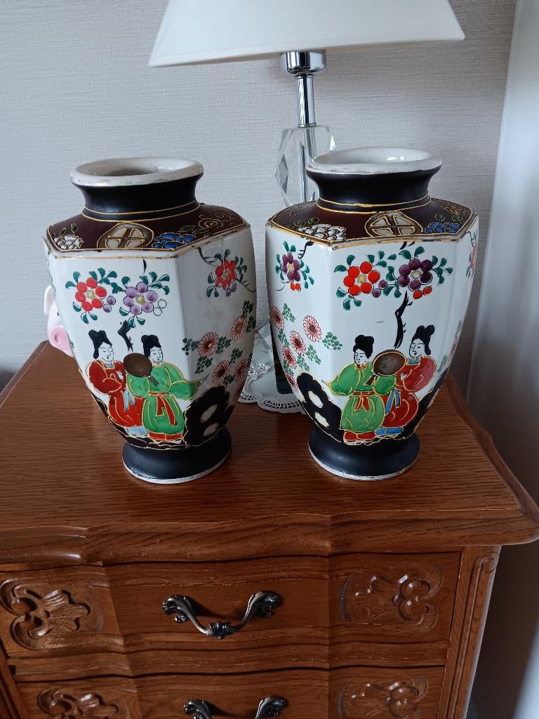 2 Chinese vazen, Antiek en Kunst, Ophalen