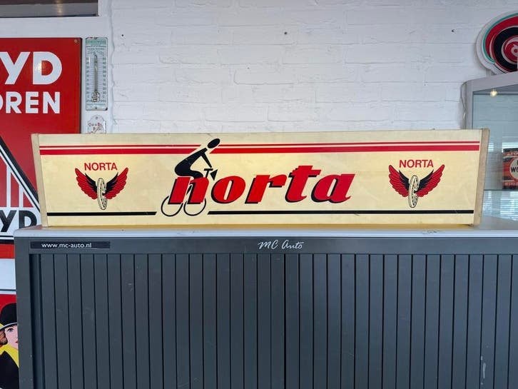 Vintage Norta Fietsen Lichtbak Reclamebord, Verzamelen