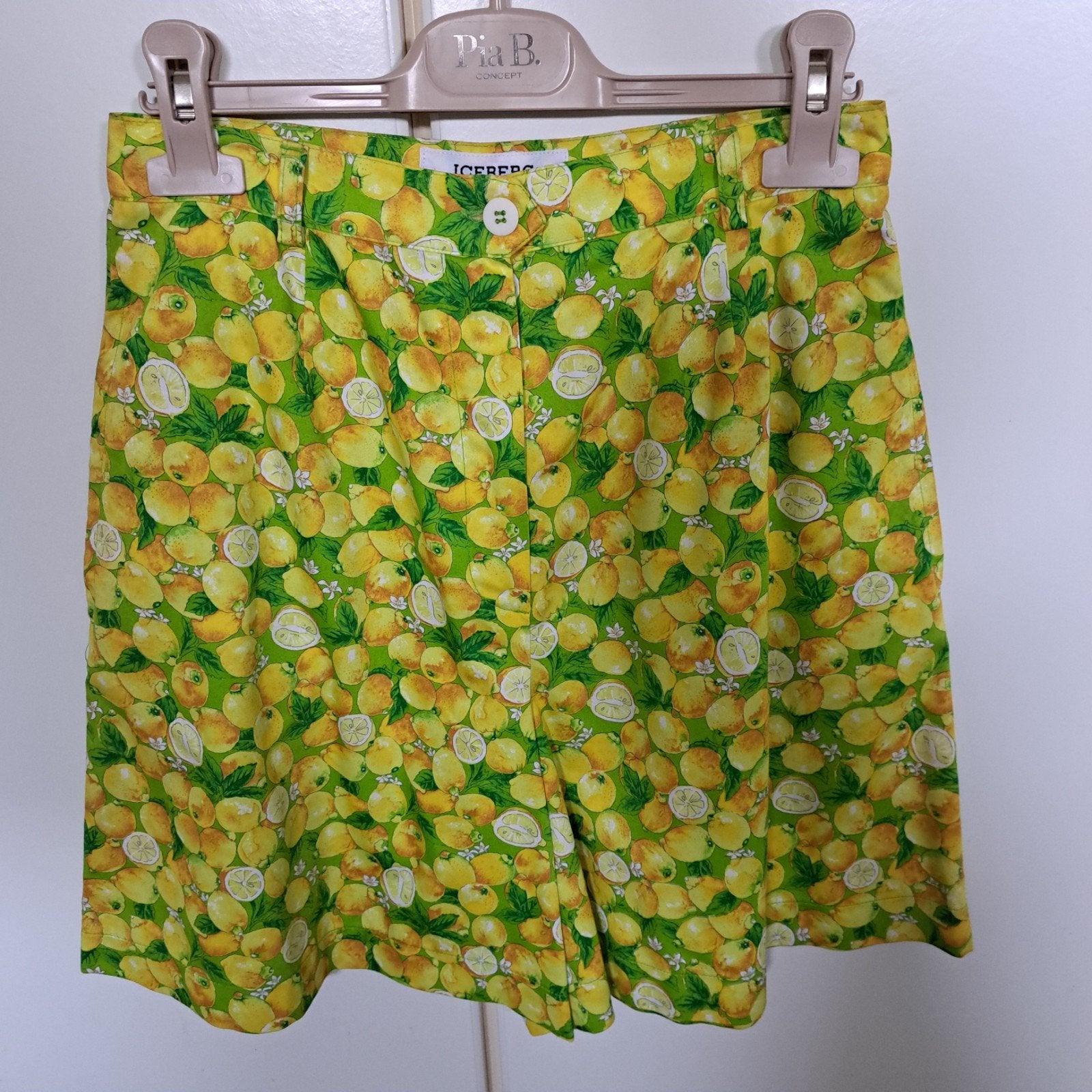 Prachtige Vintage Iceberg Short 100 % katoen, Kleding | Dames, Kort, Nieuw, Ophalen of Verzenden, Maat 36 (S)