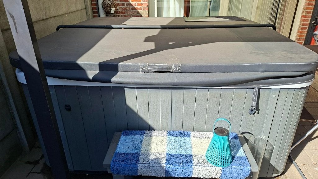 jaccuzi, Tuin en Terras, Bubbelbaden en Hottubs, Ophalen, Gebruikt, Vast