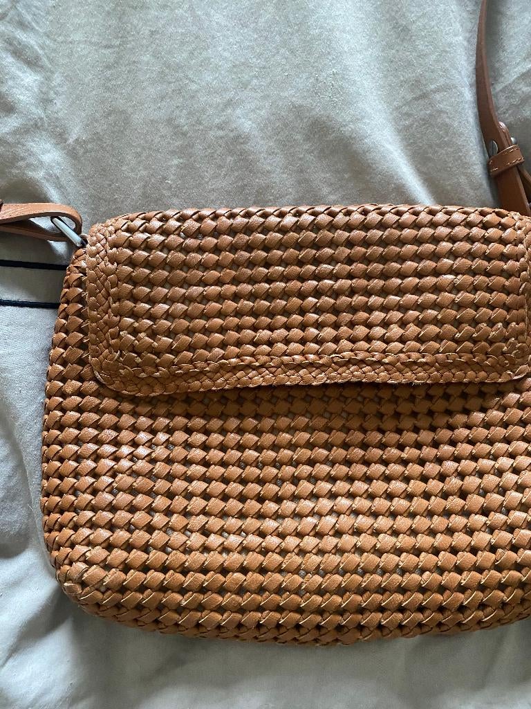 Crossbody Allan K camel, Ophalen of Verzenden, Zo goed als nieuw, Schoudertasje
