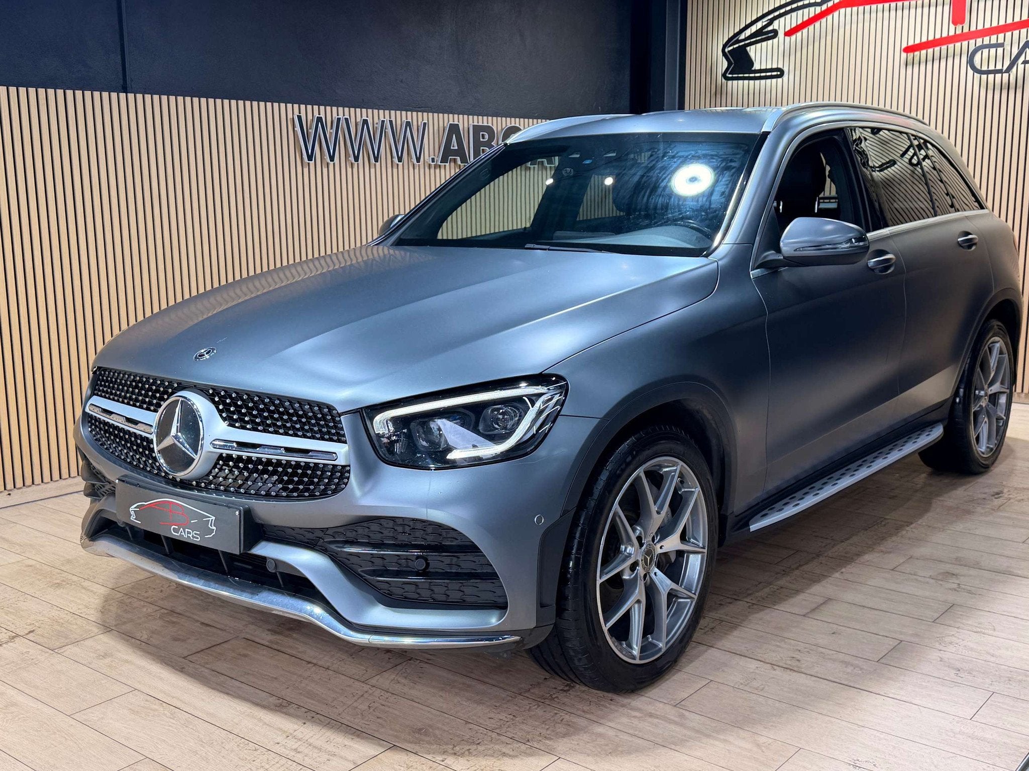 Mercedes-Benz GLC 200 d 4-Matic * PACK AMG - FACE LIFT * GAR, Autos, Mercedes-Benz, Cuir, Argent ou Gris, Achat, 140 g/km
