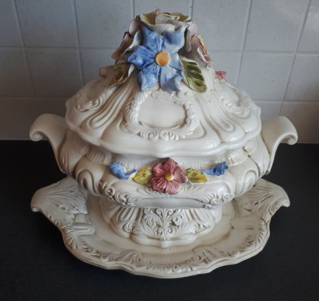 Ancienne soupière, Enlèvement
