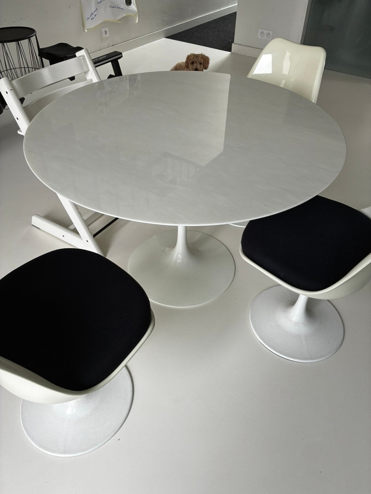 Saarinen tulip tafel 107cm Knoll, Enlèvement