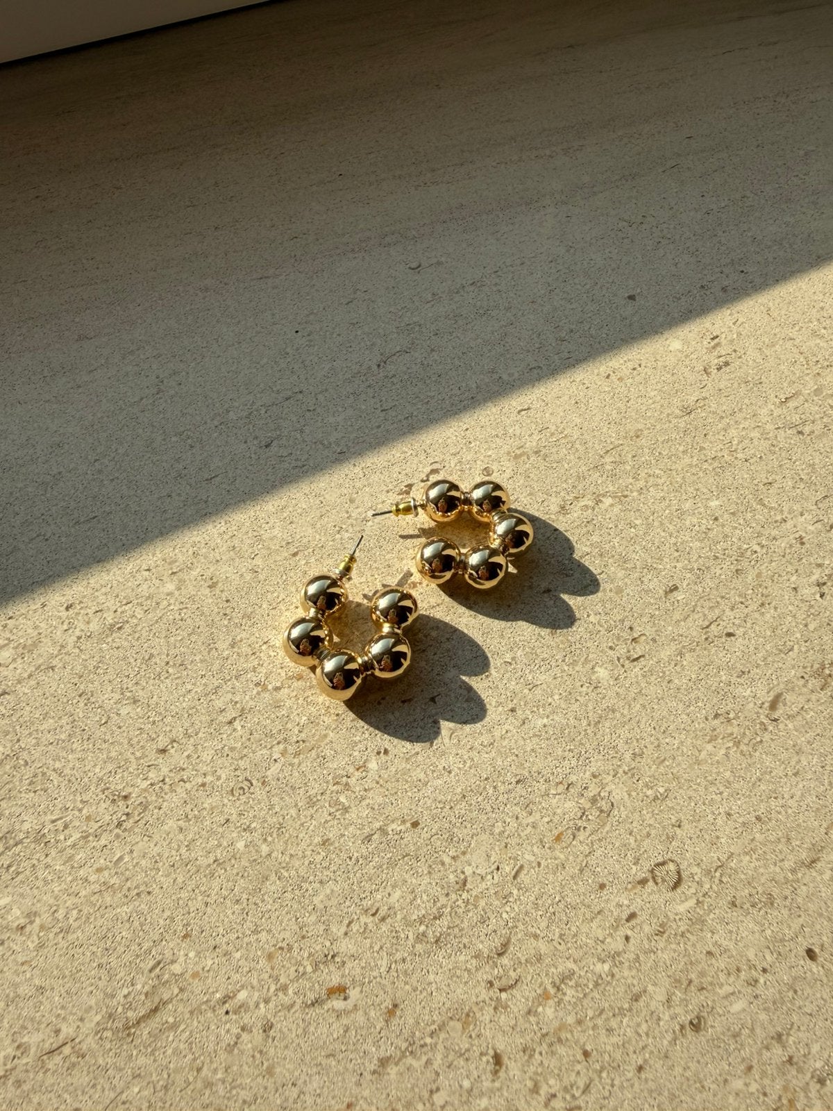 Oorbellen, Handtassen en Accessoires, Oorbellen, Ophalen, Zo goed als nieuw, Goud, Goud