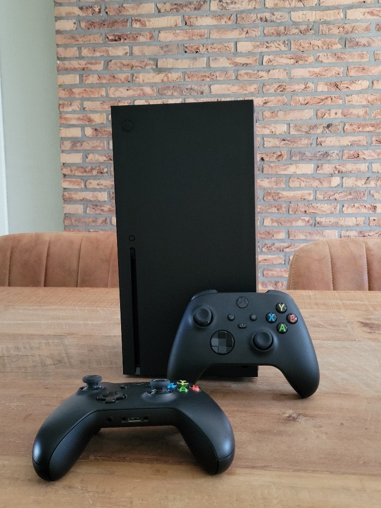 Xbox Series X 1TB + 2 controllers, Games en Spelcomputers, Ophalen of Verzenden, Zo goed als nieuw, Xbox Series X
