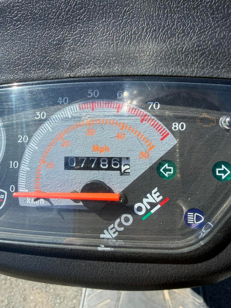 Neco one 25 cc, Fietsen en Brommers, Ophalen, Klasse A (25 km/u), Zo goed als nieuw, Benzine