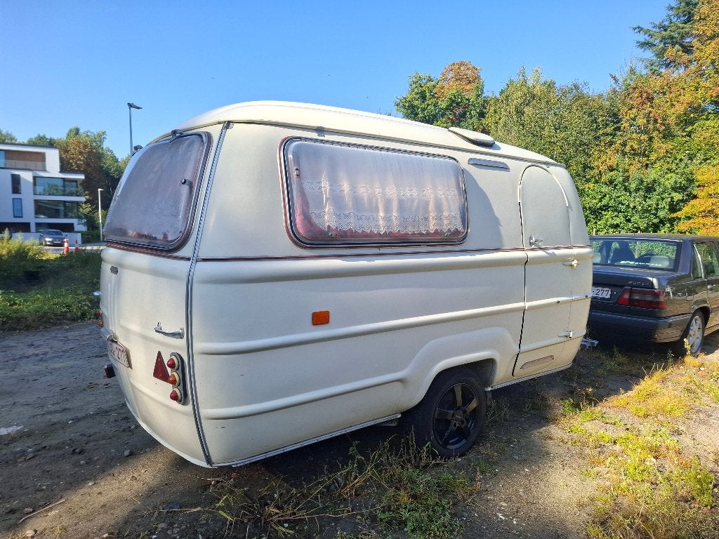 Caravan // Bourgeois B - 36 //. In goede staat, Caravanes & Camping, Autres marques, Jusqu'à 4 m, Lit transversal, Particulier