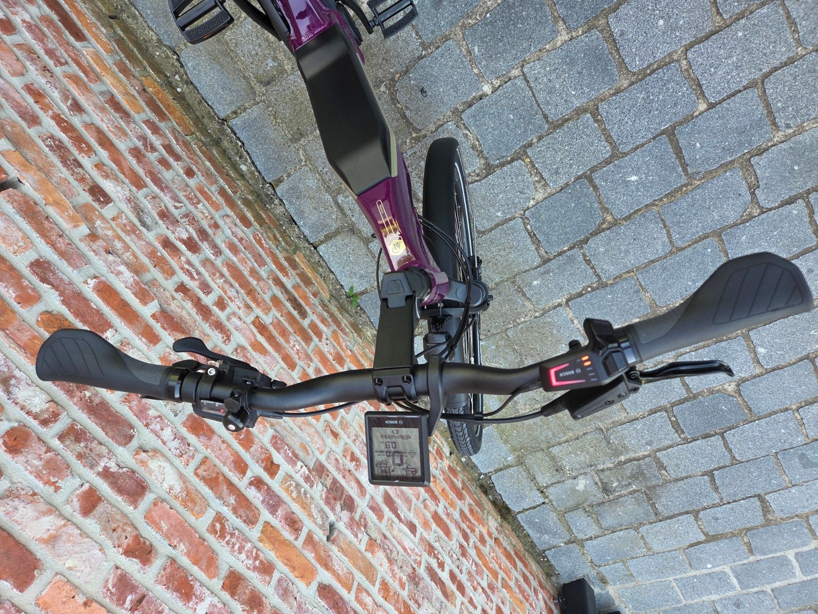 VICTORIA Elektrische trekkingfiets "Tresalo 6" (#1) - L 56cm, Fietsen en Brommers, Fietsen | Vouwfietsen, Info@victoria-bikes.com