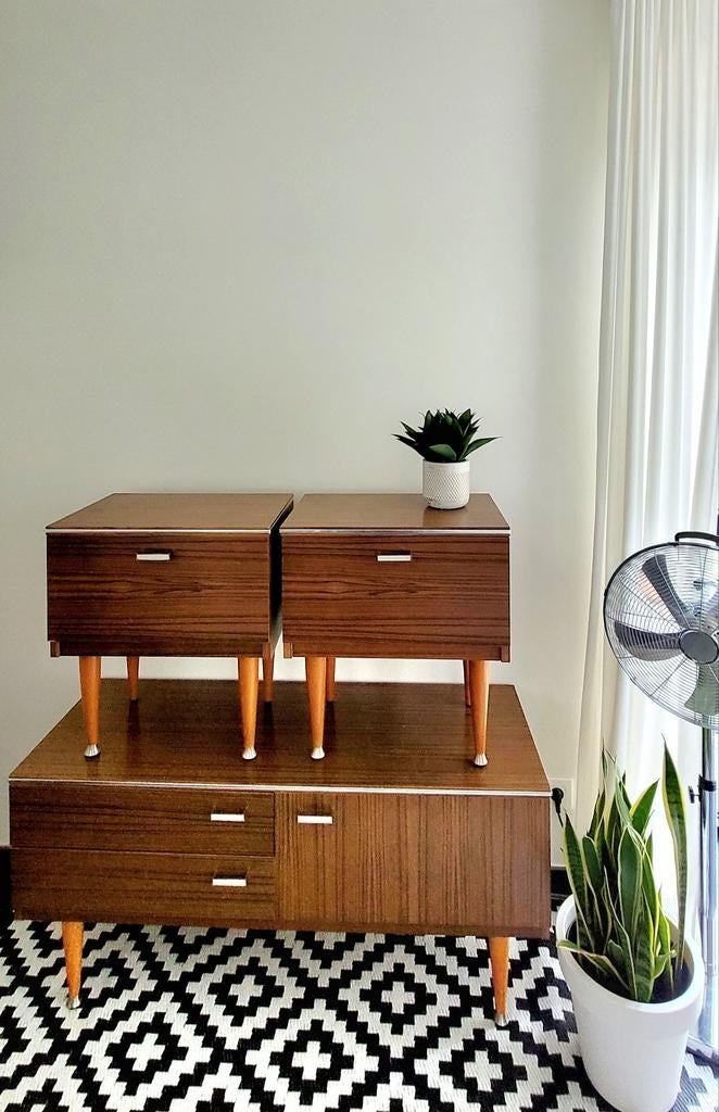 Vintage Lowboard dressoir met bijpassende nachtkastjes, Enlèvement