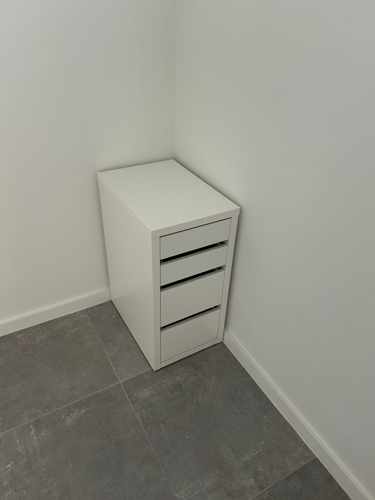 Micke ladeblok op wielen, wit, ikea, Huis en Inrichting, Ophalen, Minder dan 50 cm, Zo goed als nieuw, 3 of 4 laden