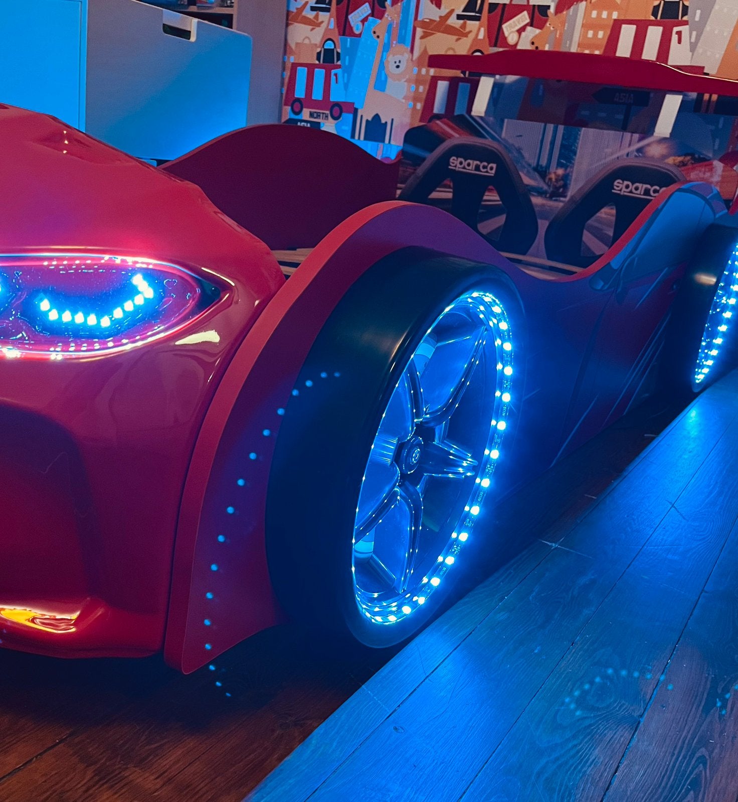 En stock , nouveau ,Lit voiture enfant style BMW, Enlèvement ou Envoi, Comme neuf, Matelas