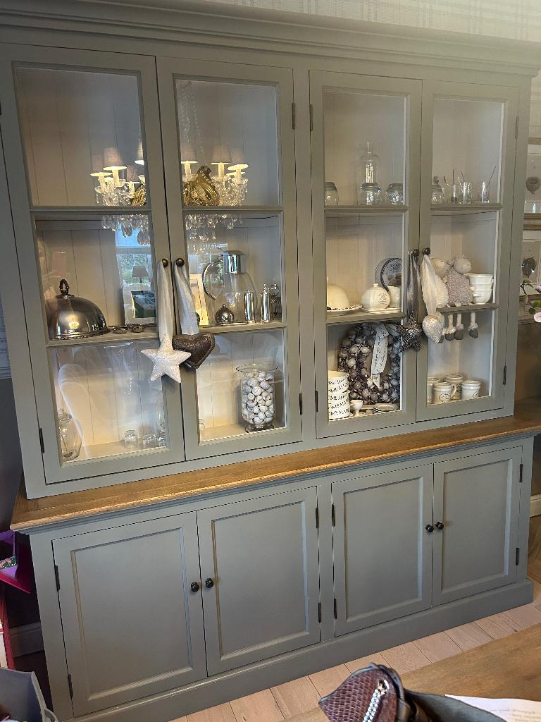 Landelijke eetkamerkast met bijpassende sidetable, Huis en Inrichting, Ophalen, Glas, Met deur(en), 150 tot 200 cm