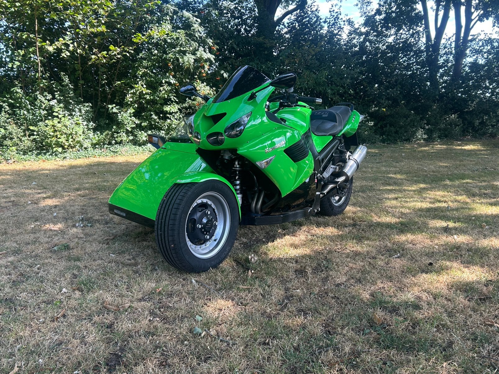 Kawasaki zzr 1400 EML zijspan, Motos
