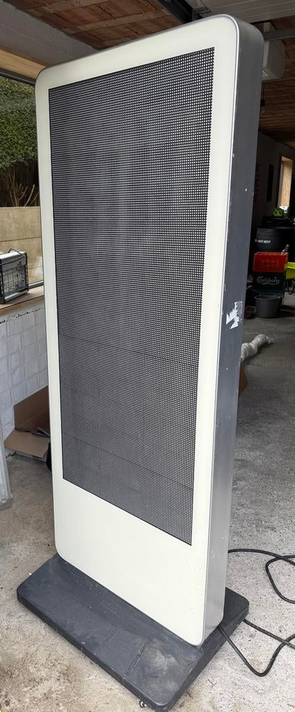 LED scherm op voet, Ophalen