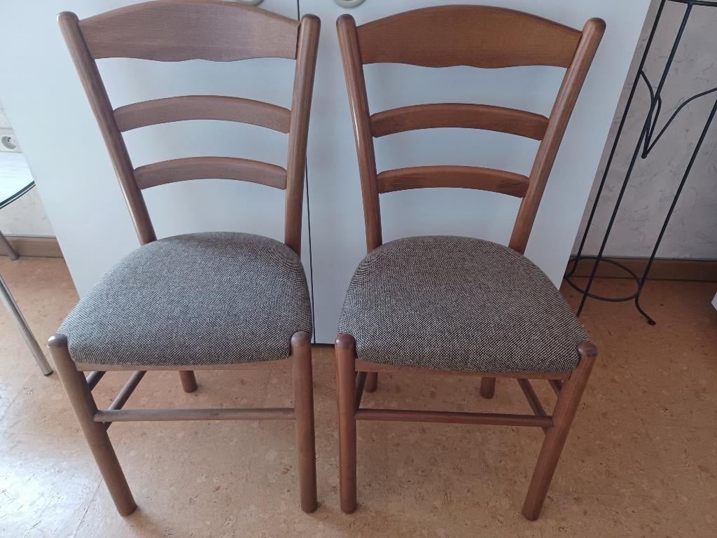 Set van 2 klassieke houten stoelen in zeer goede staat, Ophalen, Zo goed als nieuw, Twee