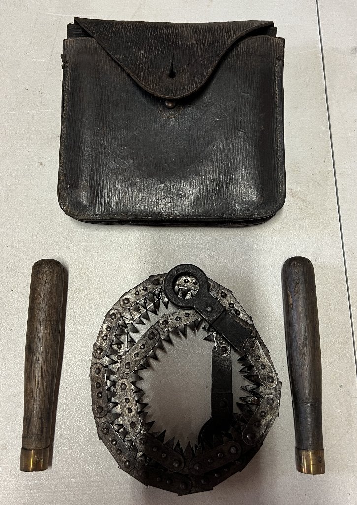WW1 British pioneers folding saw in leather case - 1915, Verzamelen, Militaria | Algemeen, Ophalen of Verzenden, Overige soorten
