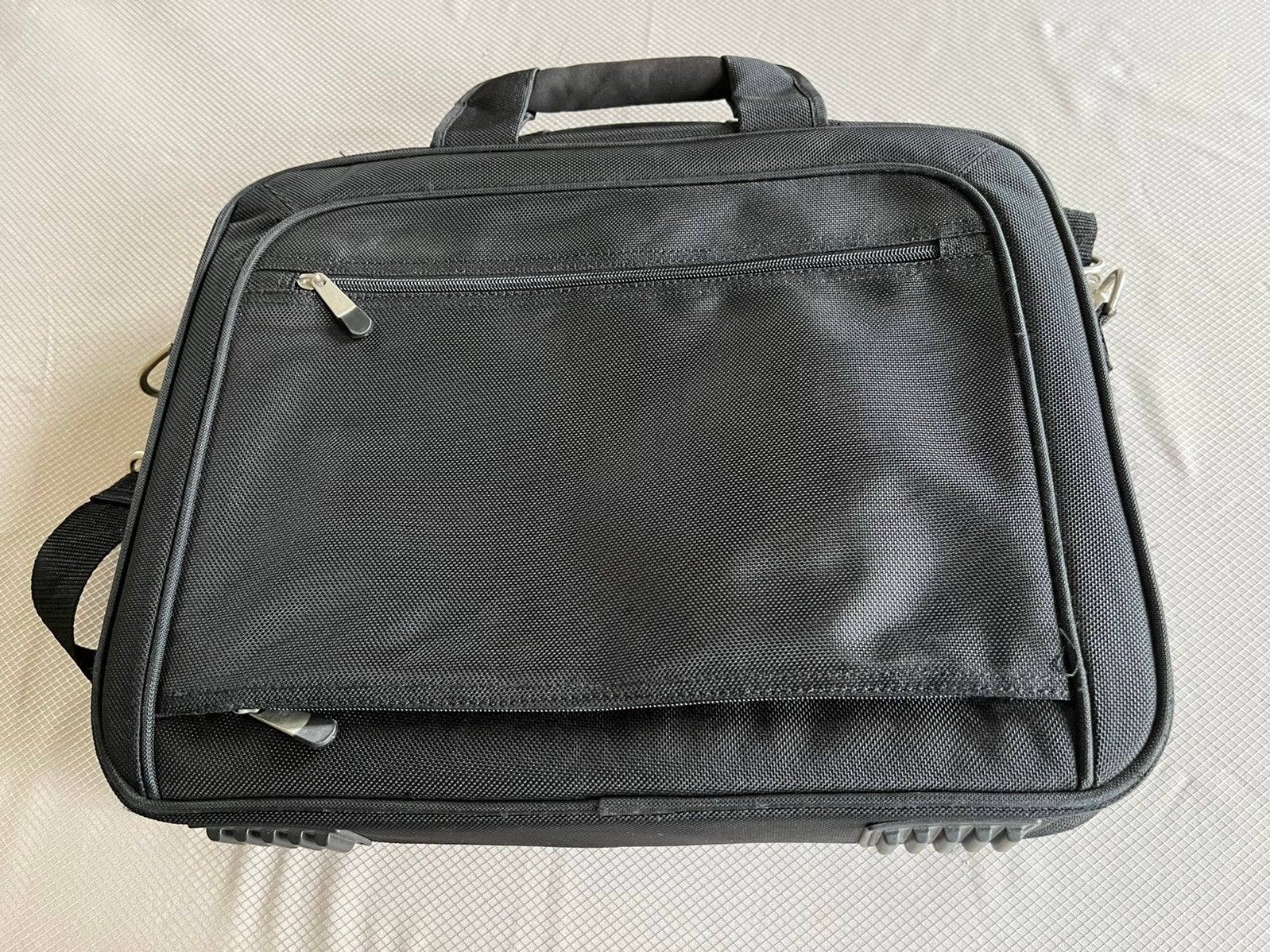 Zwarte laptoptas, Dell, 40 cm x 32 cm x9 cm, Computers en Software, Laptoptassen, Ophalen of Verzenden, Zo goed als nieuw, Dell