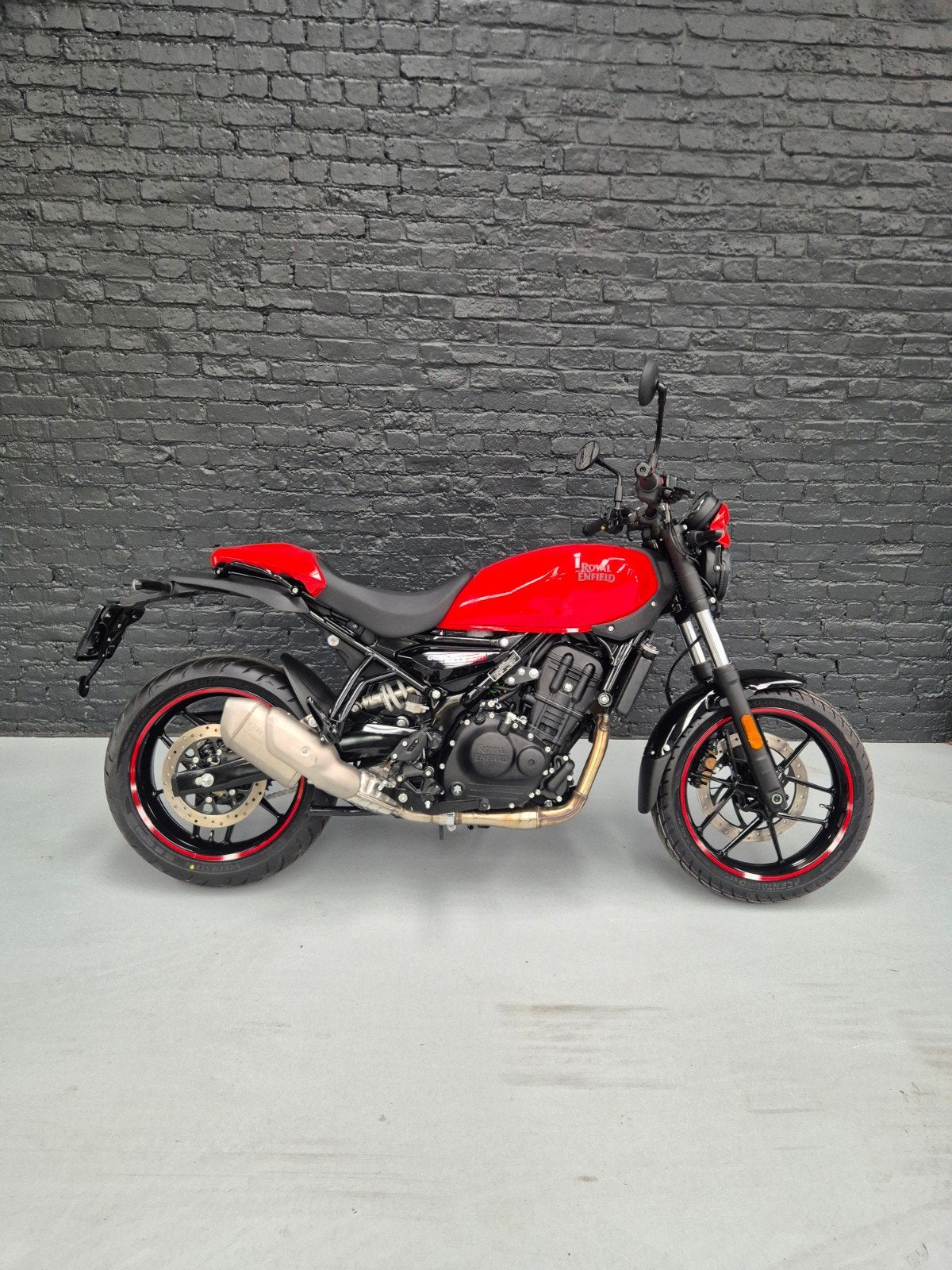 Royal Enfield Guerilla 450 Apex - demo - 500km - Nieuwstaat, Motoren, Nieuw, Bedrijf, 451 cc, Handgeschakeld