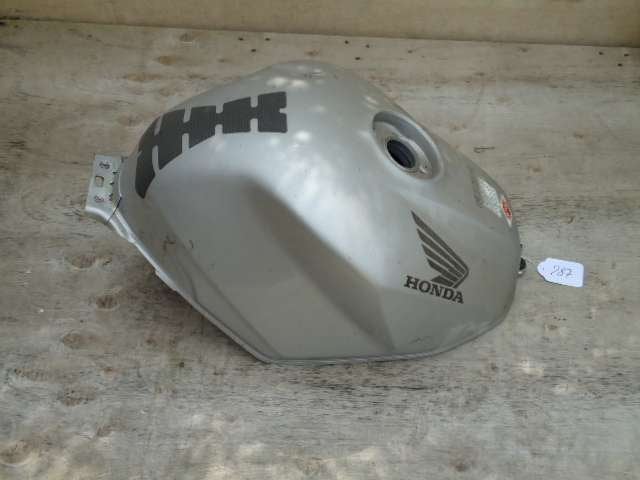 VFR800 2002 - 2013 Honda Benzinetank D1-11322, Motoren