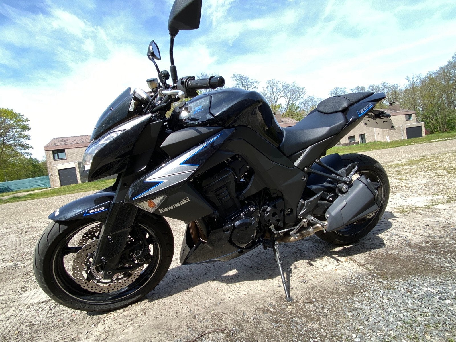 Kawasaki Z1000 — Faible kilométrage, Motos, Motos | Kawasaki, Particulier, Naked bike