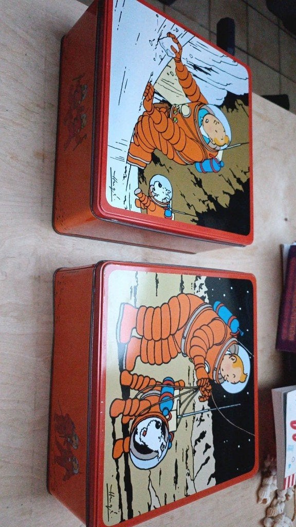 Lot 2 boîtes métal collection Tintin on a marché sur la Lune, Collections, Enlèvement ou Envoi, Utilisé
