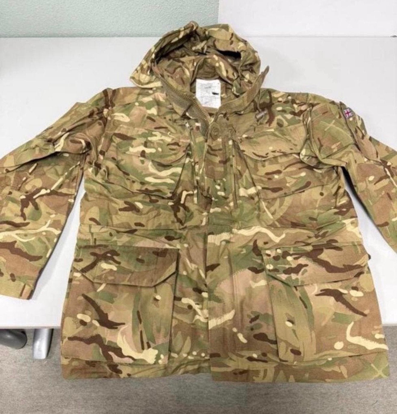 Blouson coupe-vent l'armée britannique Army UK M camouflage, Collections, Enlèvement ou Envoi, Armée de terre, Vêtements ou Chaussures